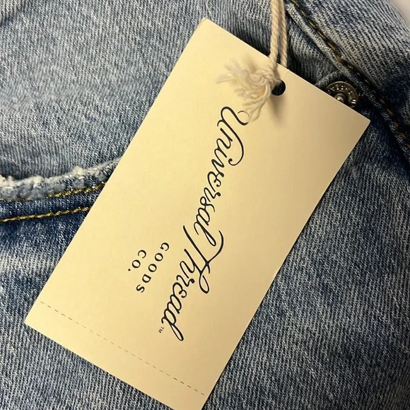 New! Women's High-Rise Denim Mini Skirt - Universal Thread -Light Wash -6 - Picture 6 of 8